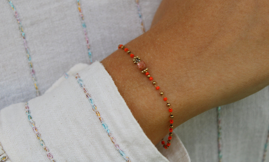 Aude | Bracelet en acier inoxydable doré et petites pierres