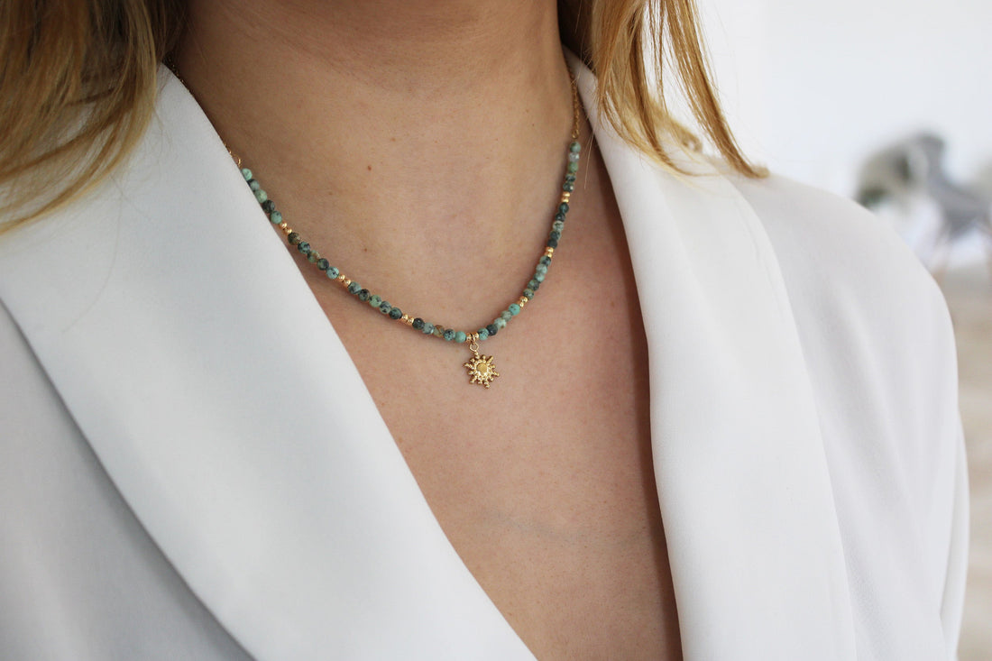 Clara | Collier soleil en acier inoxydable et pierre naturelle
