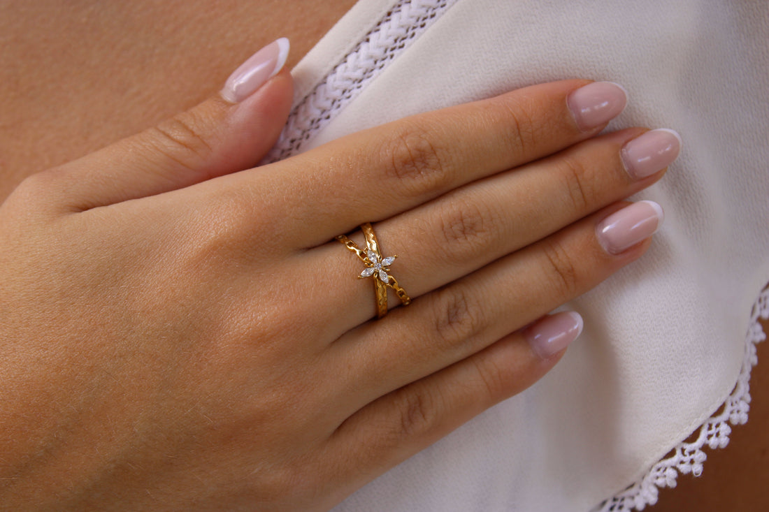 Dalia | Bague en acier inoxydable et zircons