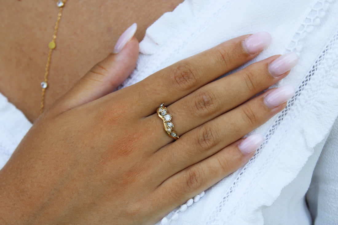 Fiona | Bague couronne en acier inoxydable et zircons