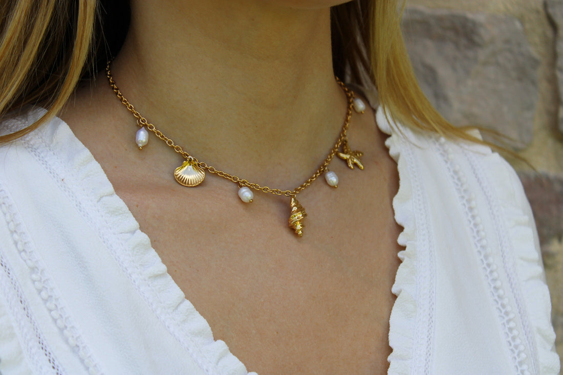 Maddy | Collier breloque charms coquillages et perles d'eau douce en acier inoxydable