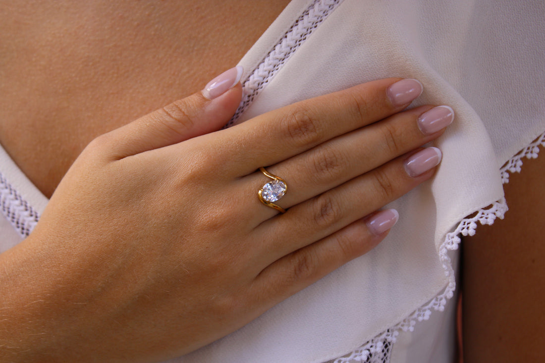 Thylia  | Bague solitaire en acier inoxydable et zircon